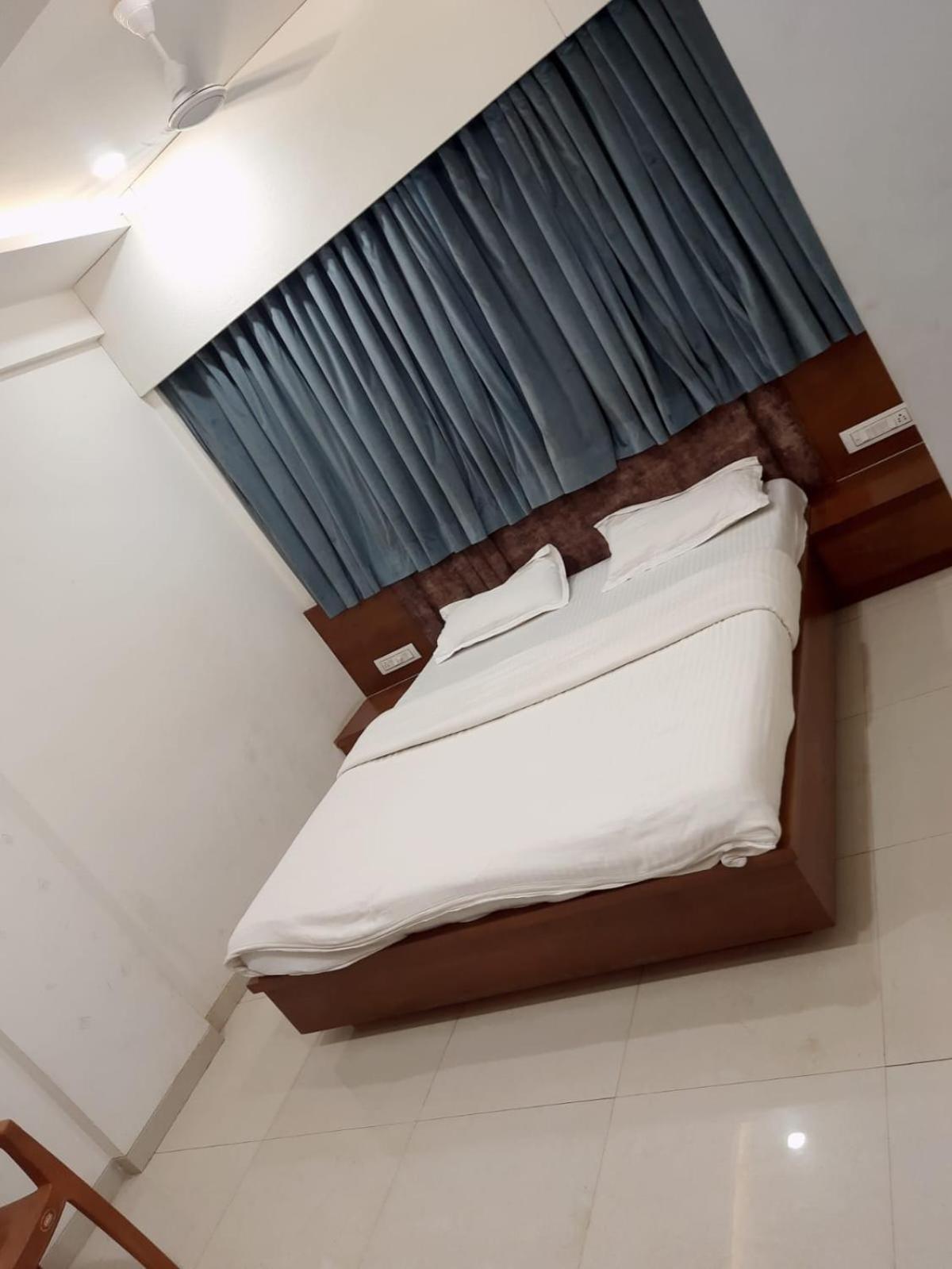Hotel Murlidhar Rooms Kāsandra Esterno foto
